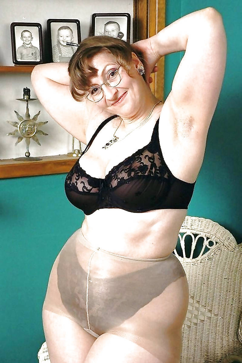 Plump Matures and Grannies in Pantyhose